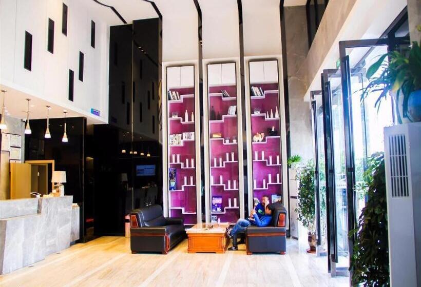 Lavande Hotels·lasa Railway Station