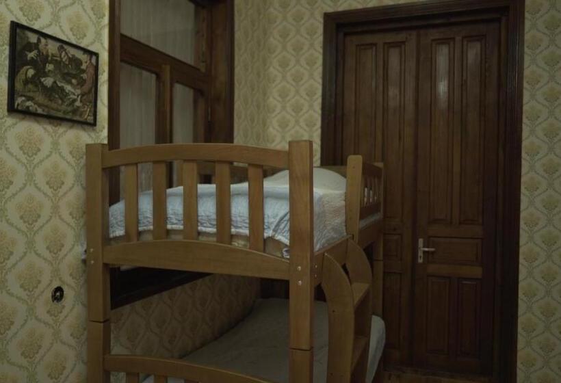 پانسیون Guest House Mekvena