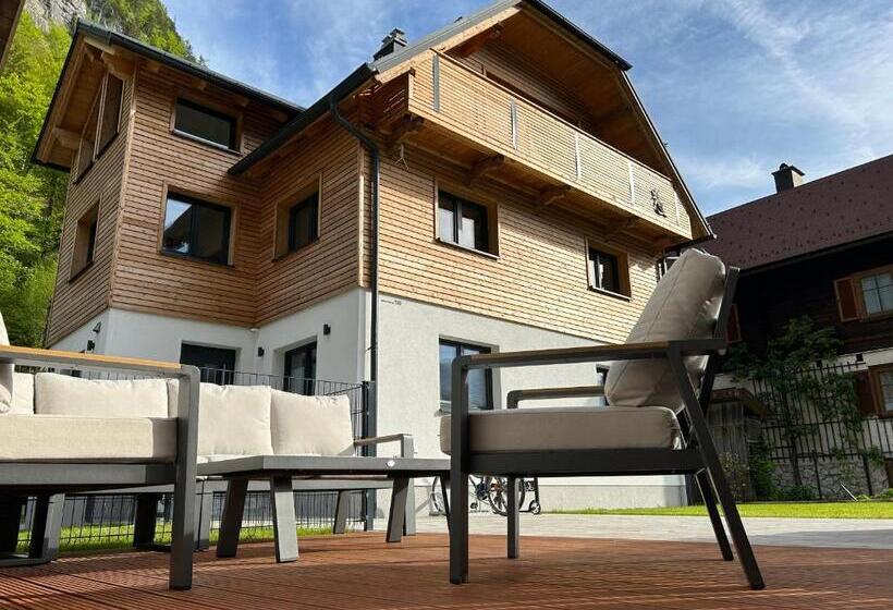 ペンション Guesthouse Alpinum