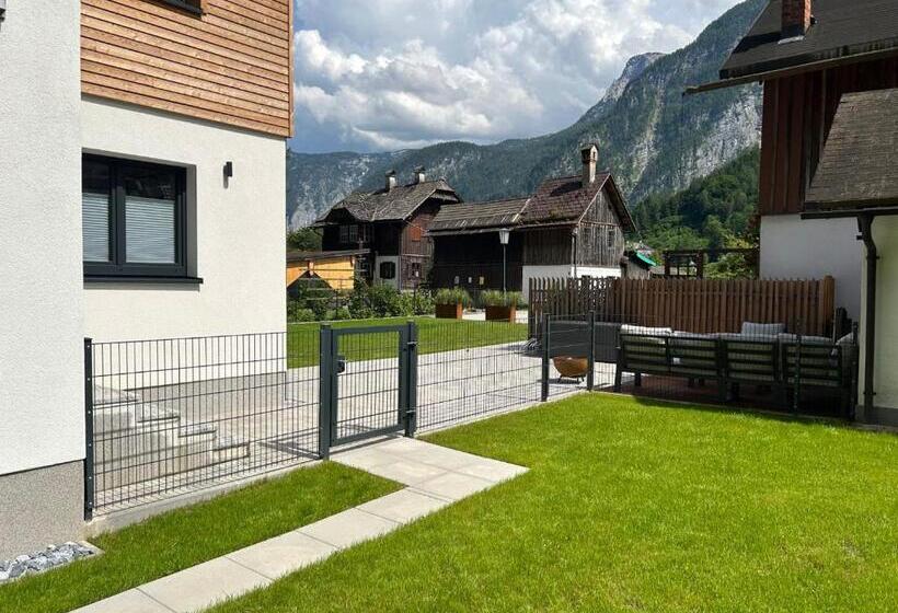 ペンション Guesthouse Alpinum