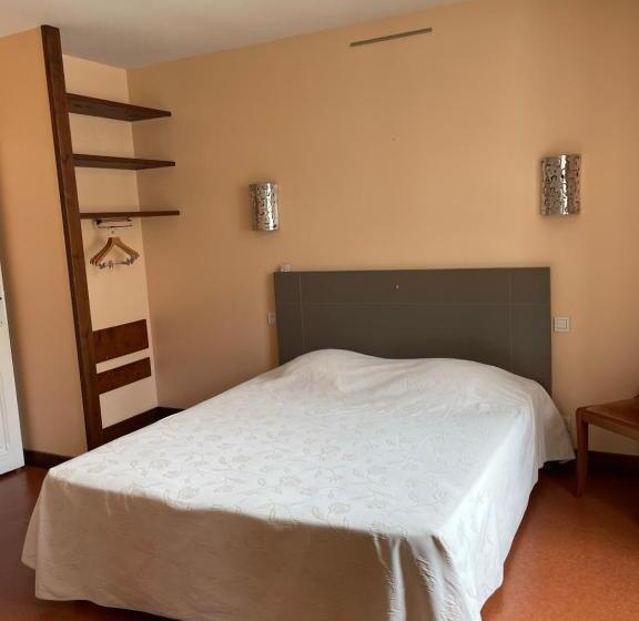 פנסיון Le Conquérant   Chambres Meublées   Barfleur