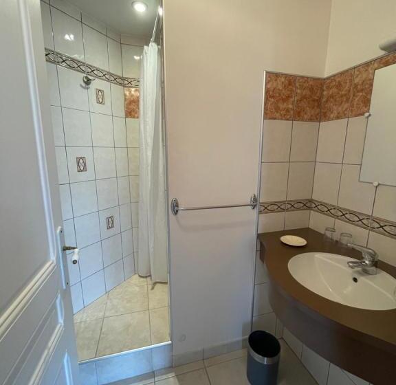 פנסיון Le Conquérant   Chambres Meublées   Barfleur