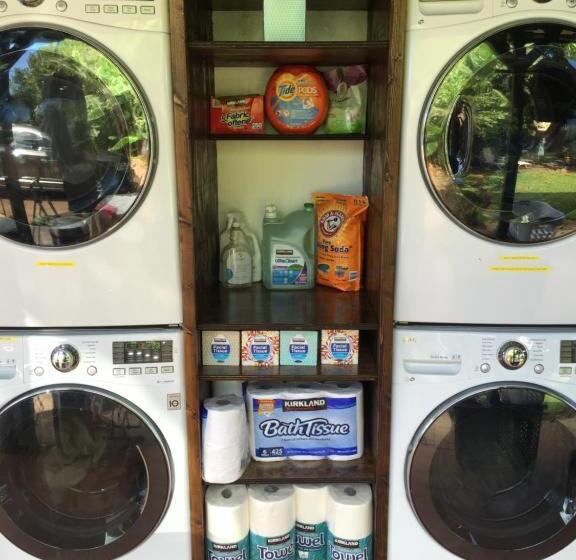 بنسيون King Room Mangolani Inn