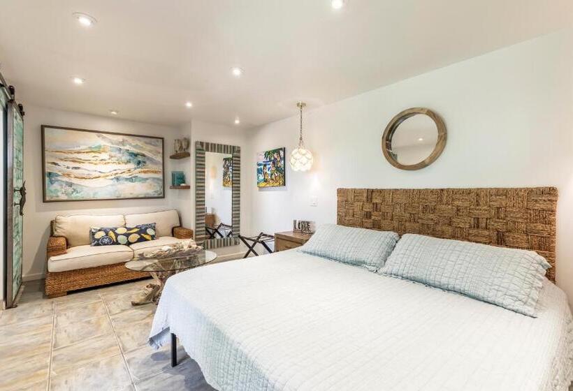 بنسيون King Room Mangolani Inn