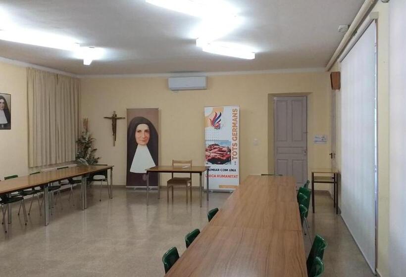 ペンション Residencia Sagrada Familia