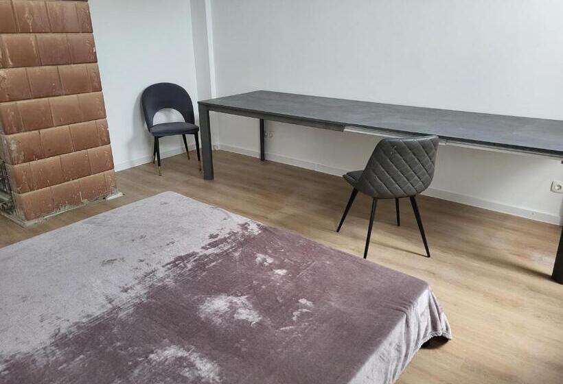 ペンション Volkshaus Hbf Wg & Serviced Apartments