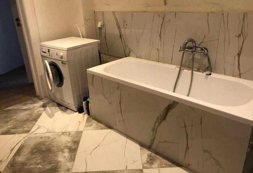 ペンション Volkshaus Hbf Wg & Serviced Apartments