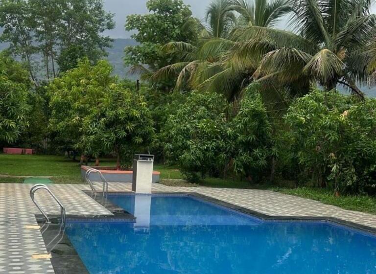 منتجع Namaste Holidays Karjat