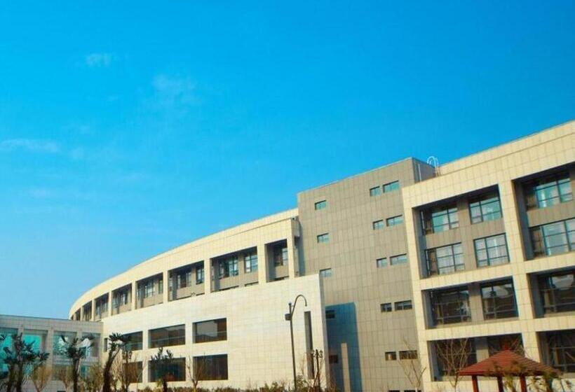 אתר נופש New Century Hotel Zaozhuang Fengming