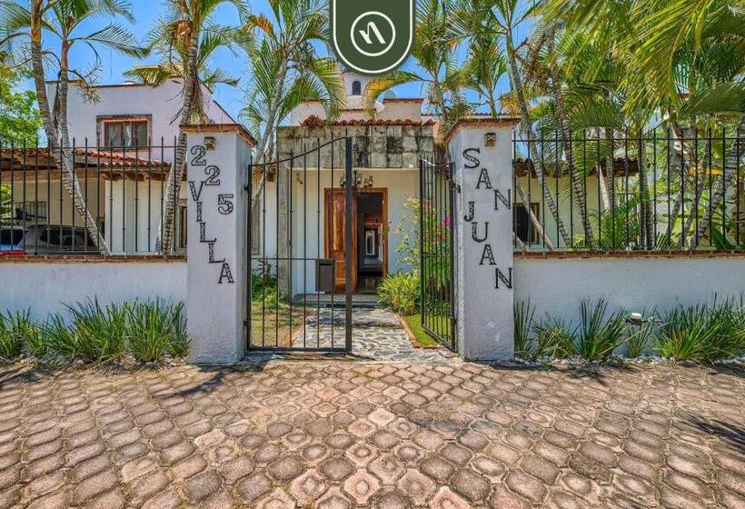 호스텔 Bed And Breakfast Dormitory Room With Pool Nuevo Vallarta