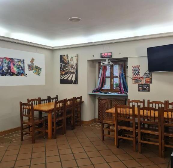 Bar Restaurante Albergue De Uncastillo