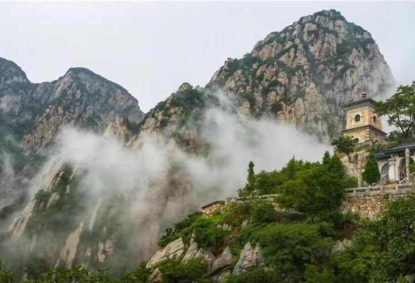 Bed and Breakfast 登封嵩山居精品民宿