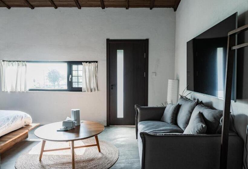 Bed & Breakfast 无用民宿useless Inn