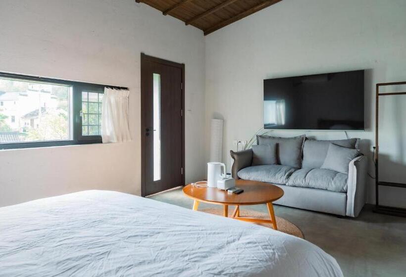 Bed & Breakfast 无用民宿useless Inn