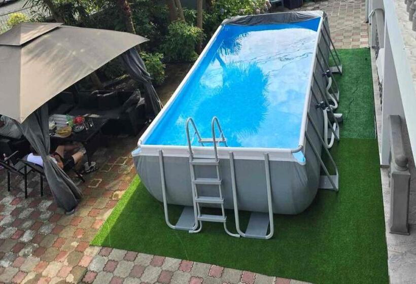 تختخواب و صبحانه Ararat