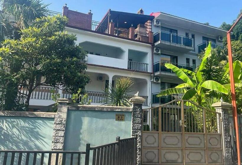 تختخواب و صبحانه Ararat