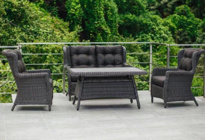 تختخواب و صبحانه Ararat