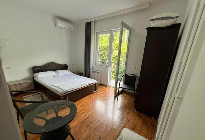 تختخواب و صبحانه Ararat