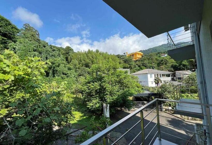 تختخواب و صبحانه Ararat