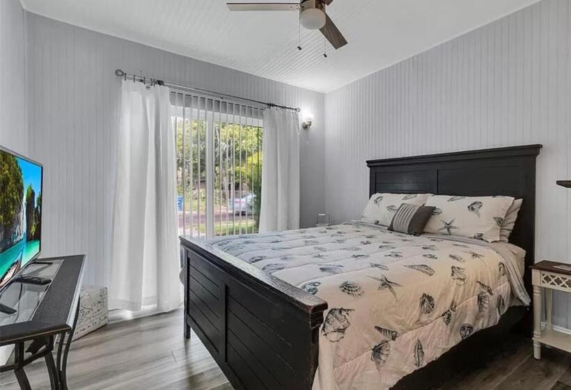 مبيت وإفطار Beautiful Villa In Downtown