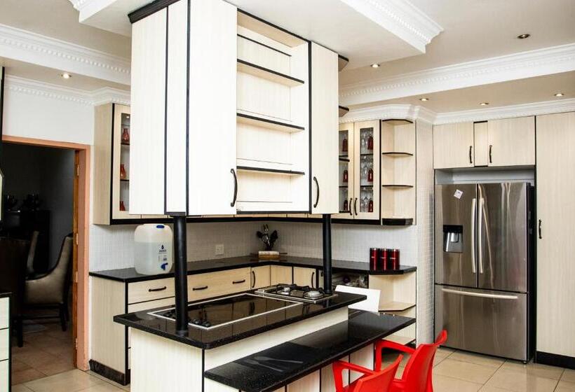 צימר Leas Furnished Apartments Waterkloof