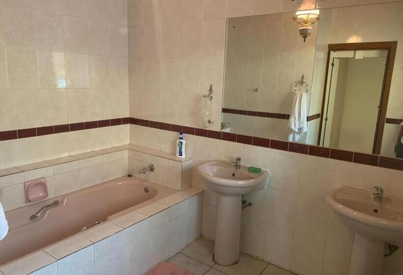 צימר Leas Furnished Apartments Waterkloof