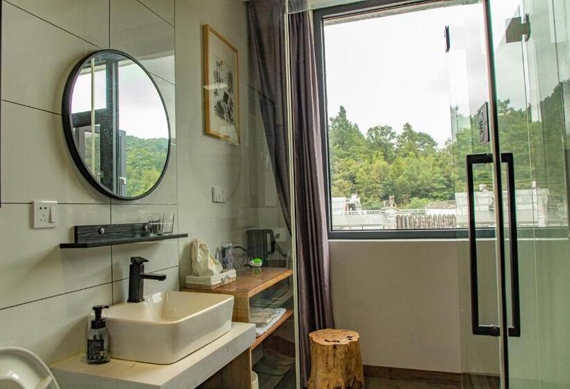 Bed & Breakfast Nature Cure Village Lodge 婺源自在舍民宿