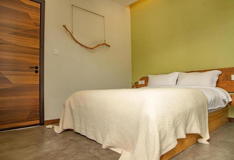 Bed & Breakfast Nature Cure Village Lodge 婺源自在舍民宿