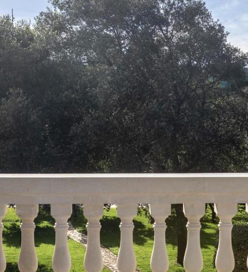 تختخواب و صبحانه Villa Tuzzo