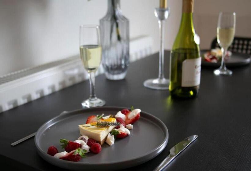 Fortunae City Center Ensuite Apartments