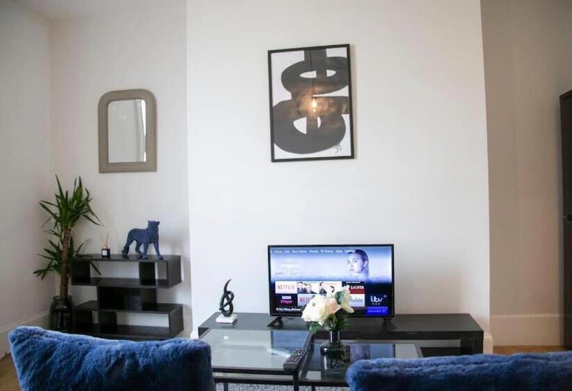 Fortunae City Center Ensuite Apartments