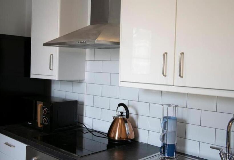 Fortunae City Center Ensuite Apartments