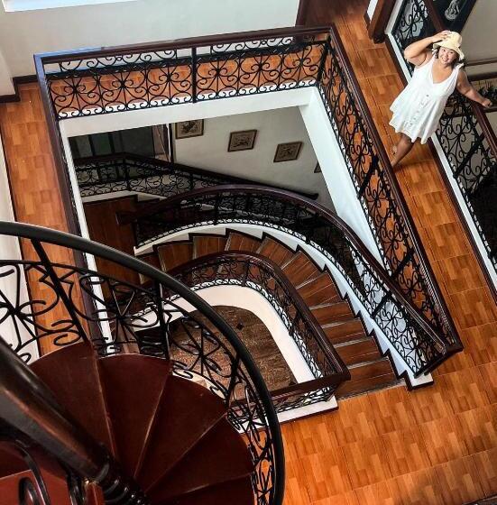 Gracey Dive Resort And Restaurant