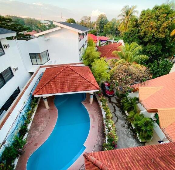 Gracey Dive Resort And Restaurant