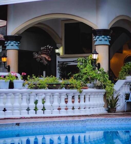 Gracey Dive Resort And Restaurant