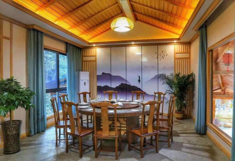 Hotel 安吉牧云山谷 中式花园民宿