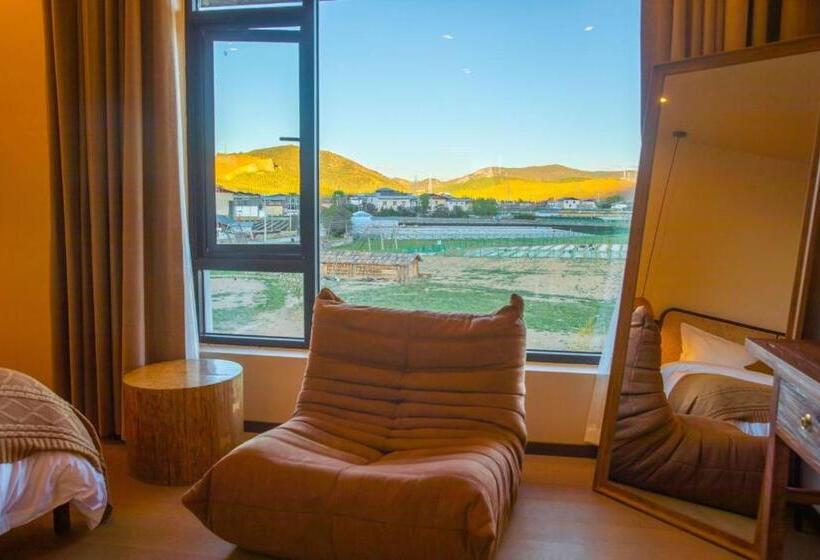 Отель 十里雪山玛格丽庄园