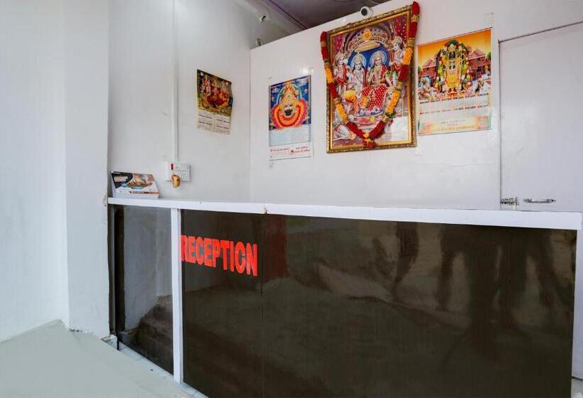 ホテル Atharva Palace