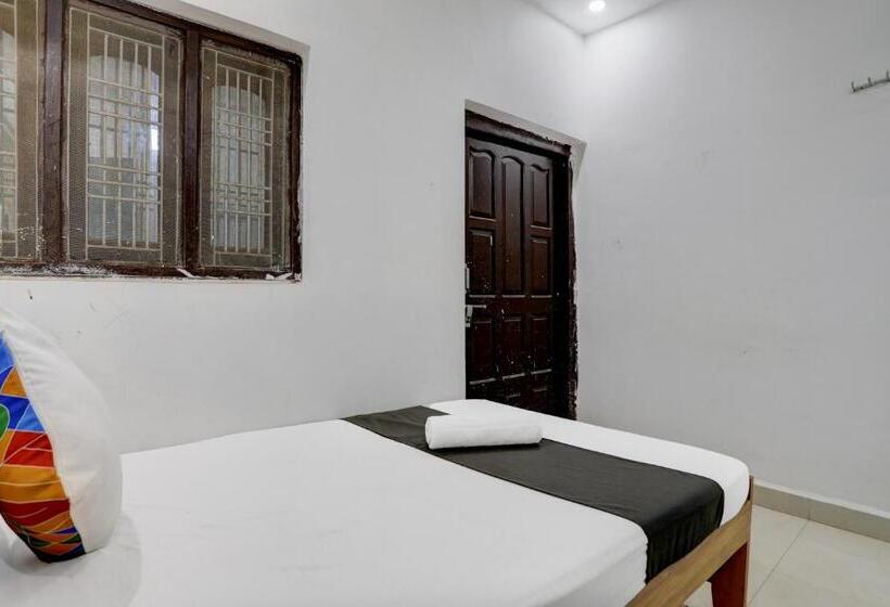 ホテル Atharva Palace