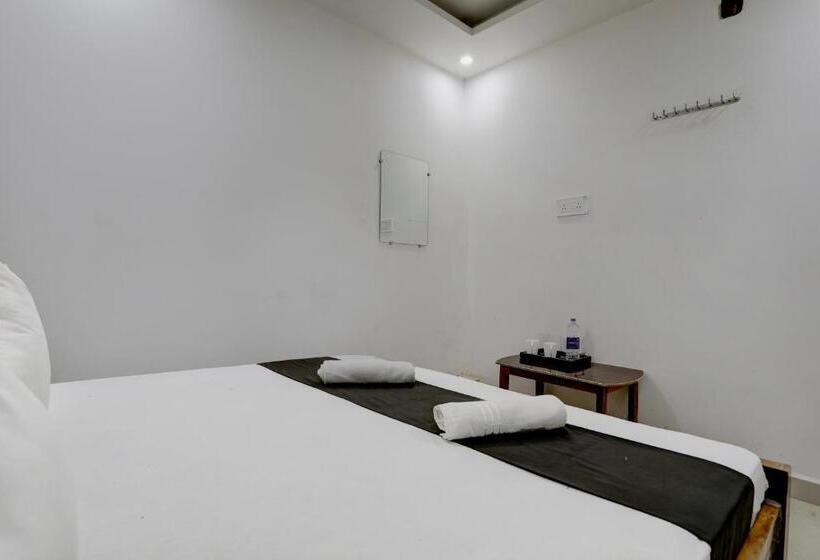 ホテル Atharva Palace