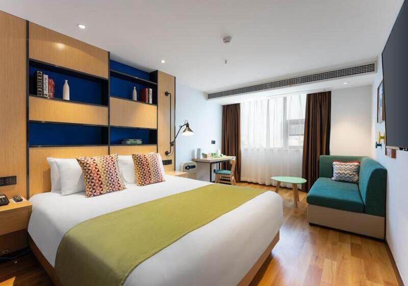 호텔 Campanile Wuhan Yellow Crane Tower Fuxing Road