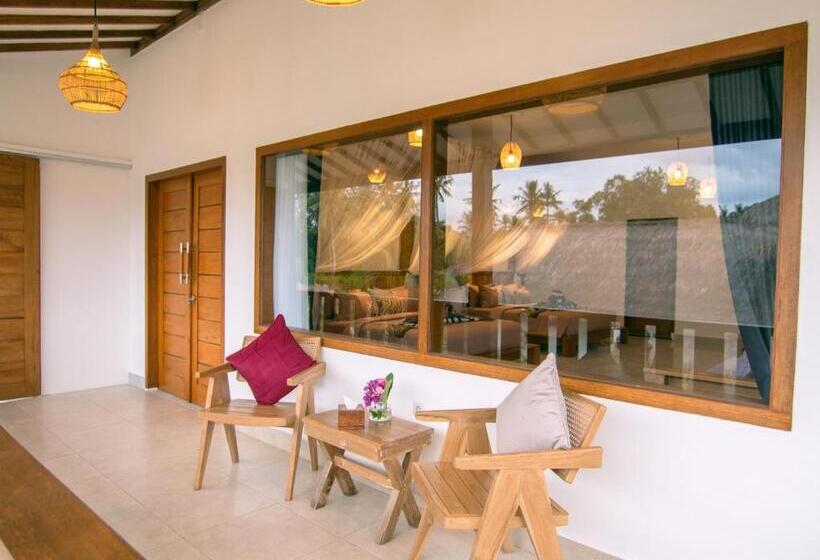 هتل Coco Breeze Spa