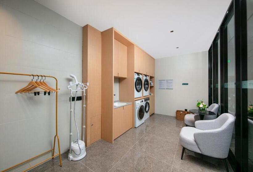 Отель Country Inn & Suite By Radisson, Nanchong Gaoping Airport North Sichuan Medical College