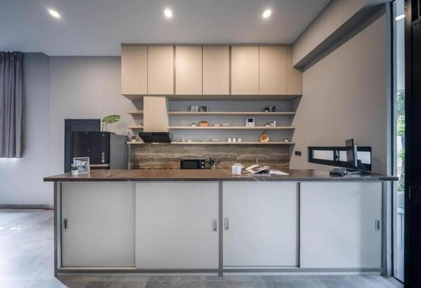 호텔 Cove Equatoria