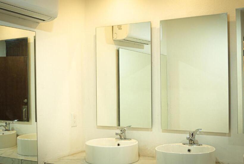 هتل کپسول Kapsul Express Mérida