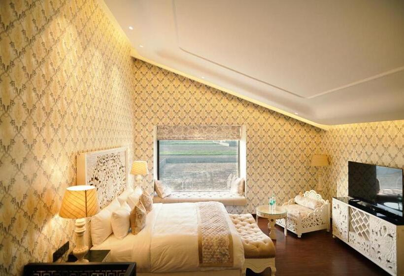 Отель French Riviera   A Boutique