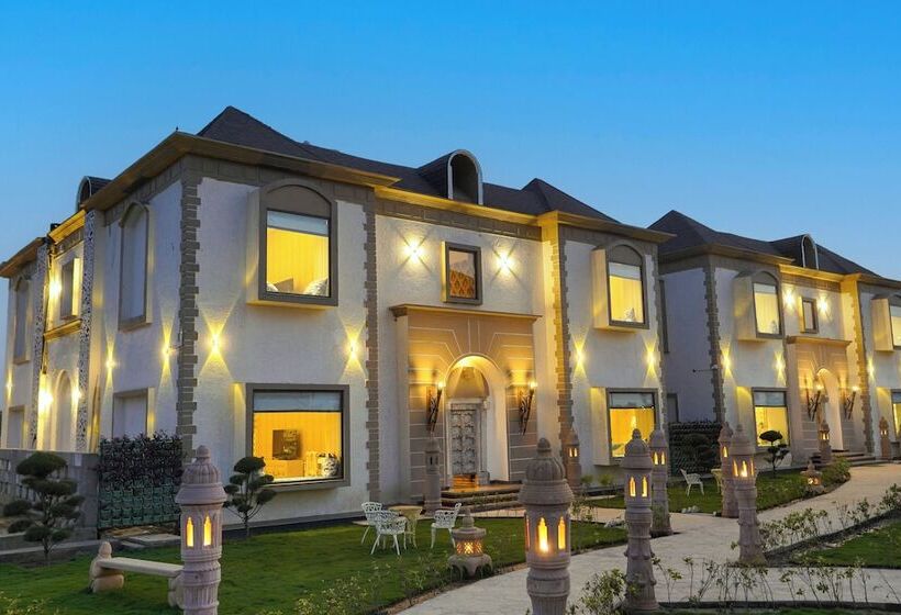 Отель French Riviera   A Boutique