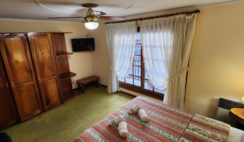 هتل Helen Del Mar