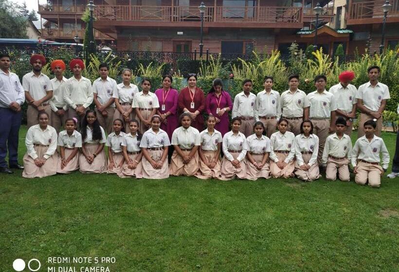 Отель Mount Royal Inn