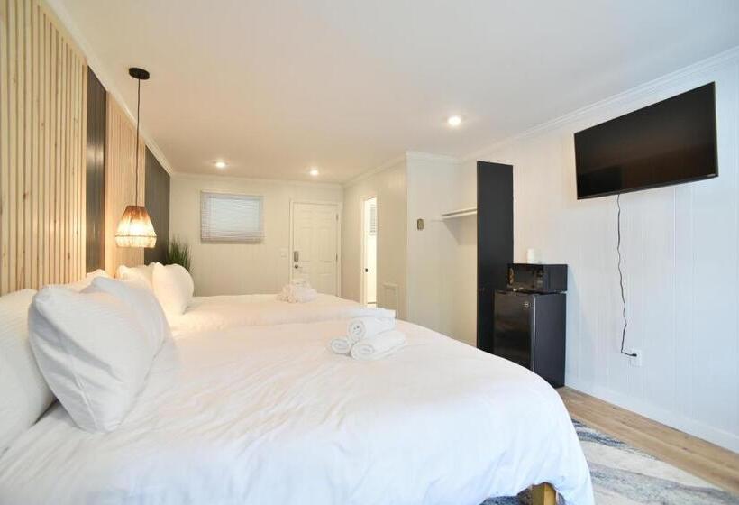 בית מלון כפרי Showboat